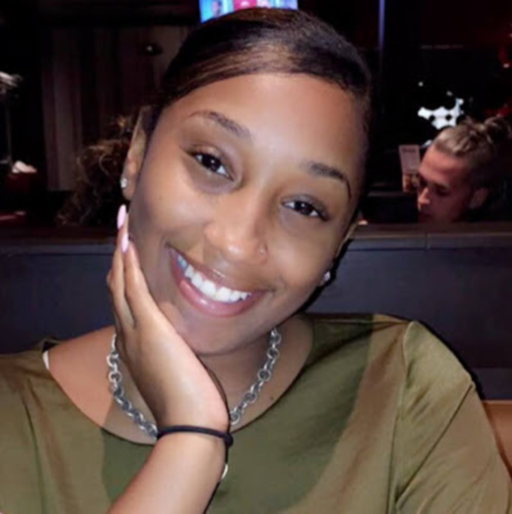 Meet your Posher, Lashae